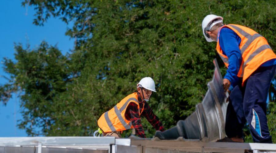Professional gutter cleaning in Nicollet, MN